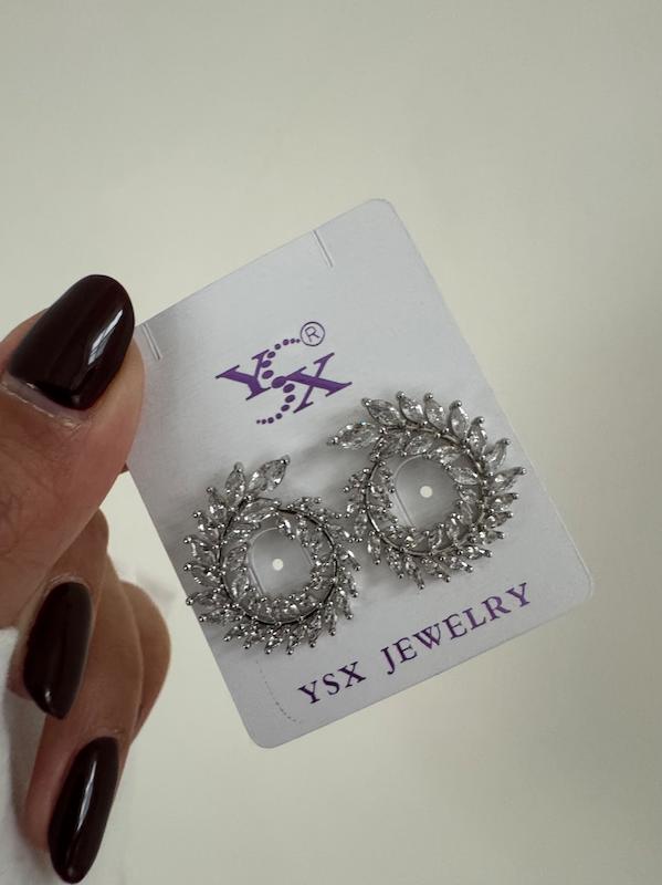 گوشواره نگیندار