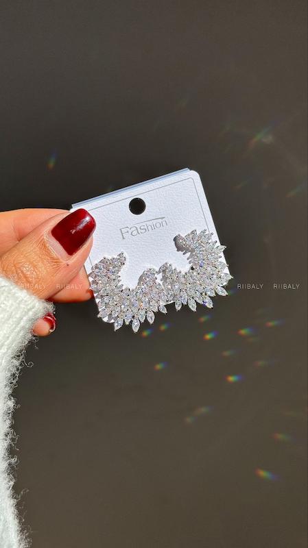 گوشواره نگیندار