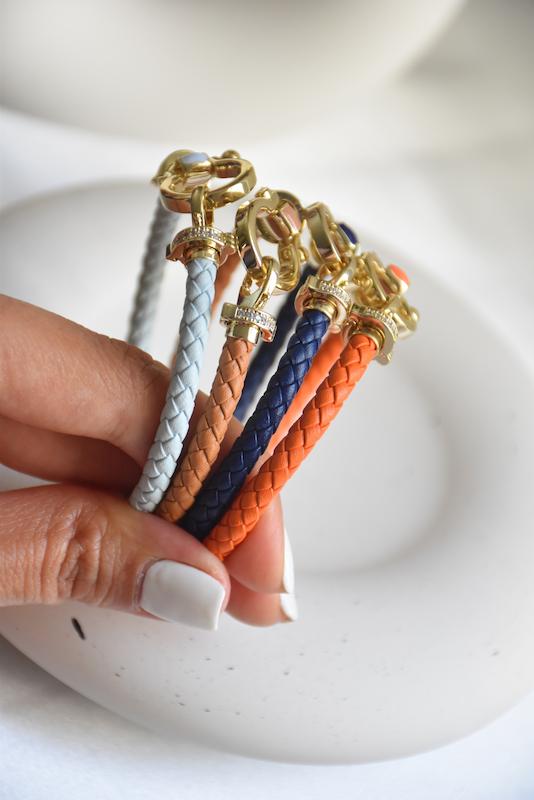 دستبند چرمی