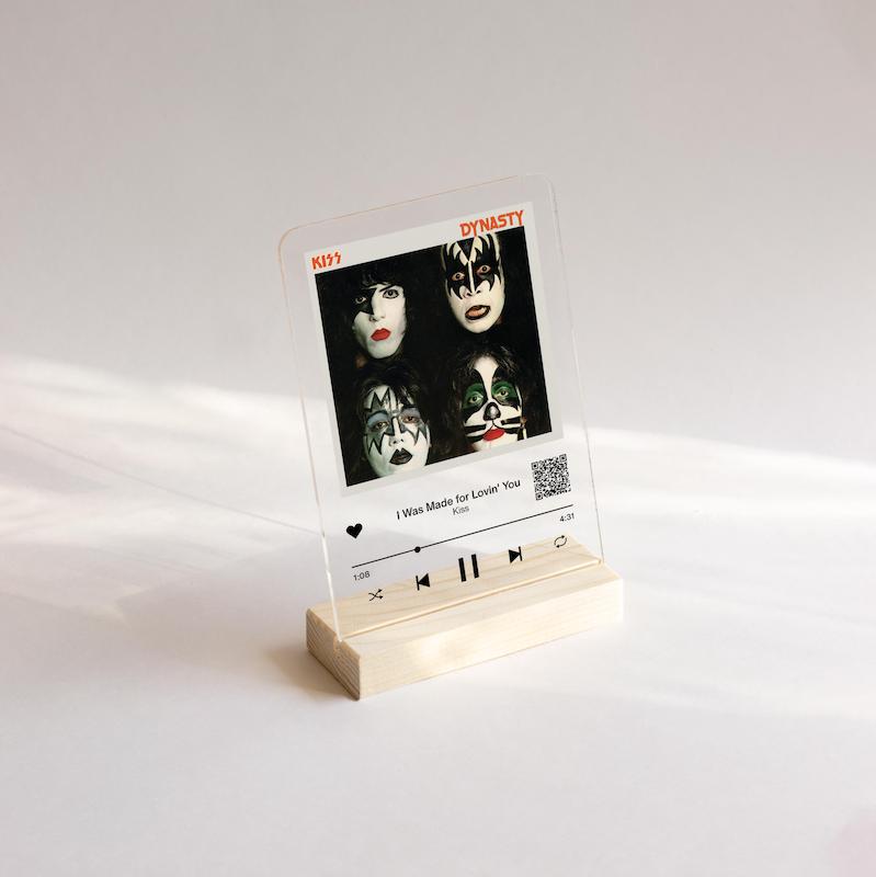 قاب موسیقی KISS