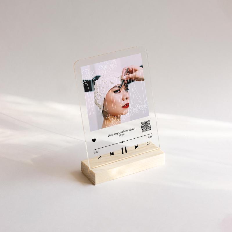 قاب موسیقی Mitski