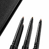 نمای نزدیک نوک ظریف مداد ابرو سیگما Fill + Blend
