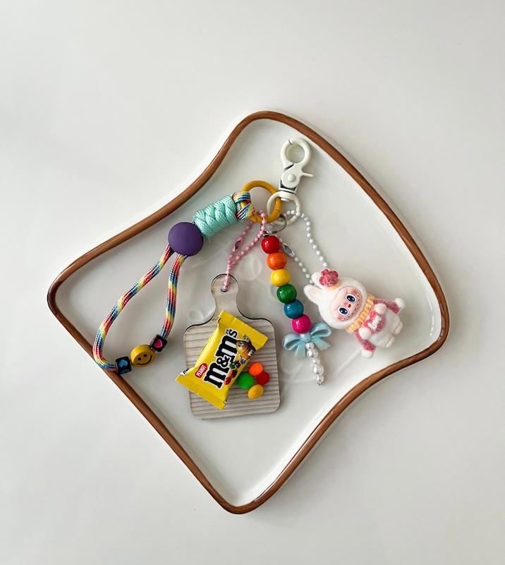 چارم لبوبو و M&M 🧁🌈