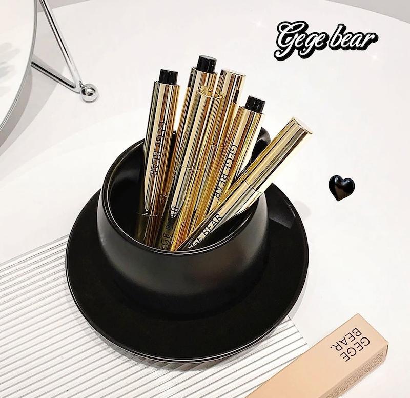 لیپ پلامپر طلایی Gege bear 🩷✨