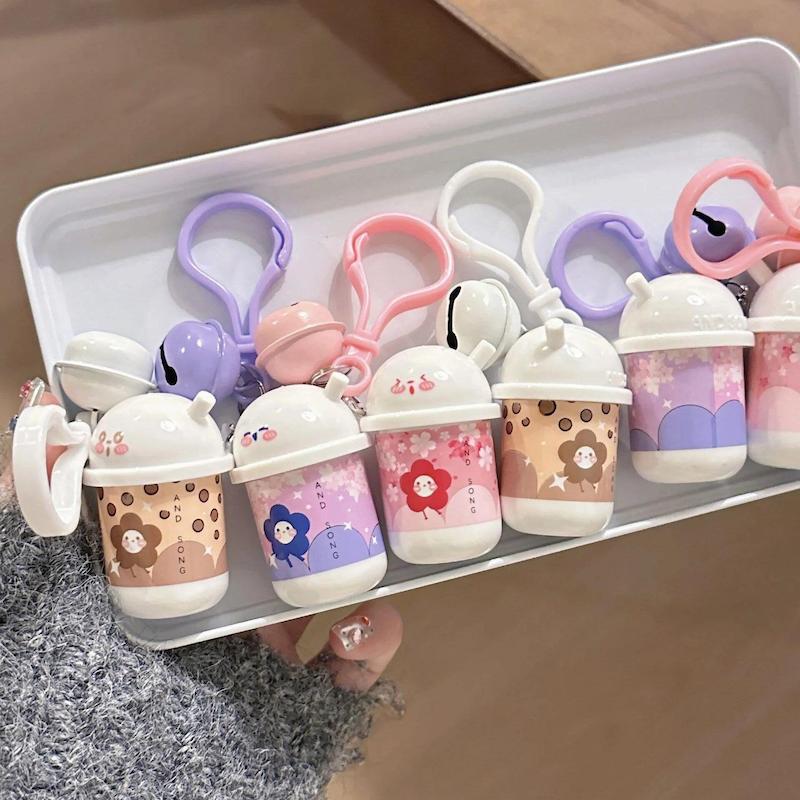 رژلب طرح اسموتی آویز دار 🧋💕