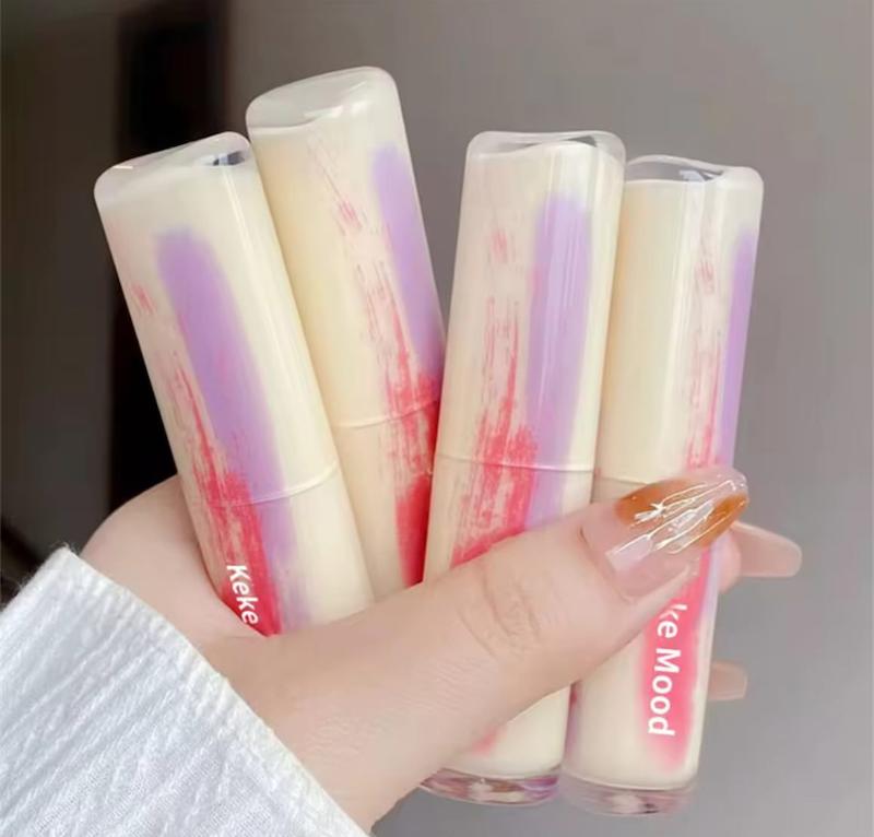 رژلب خیس پوکه هولوگرامی Keke mood 🐰💛