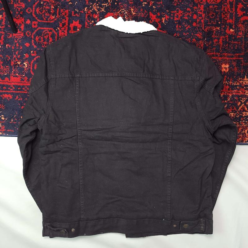 کت جین مشکی داخل خز از bershka کد ۱۳۸ سایز S