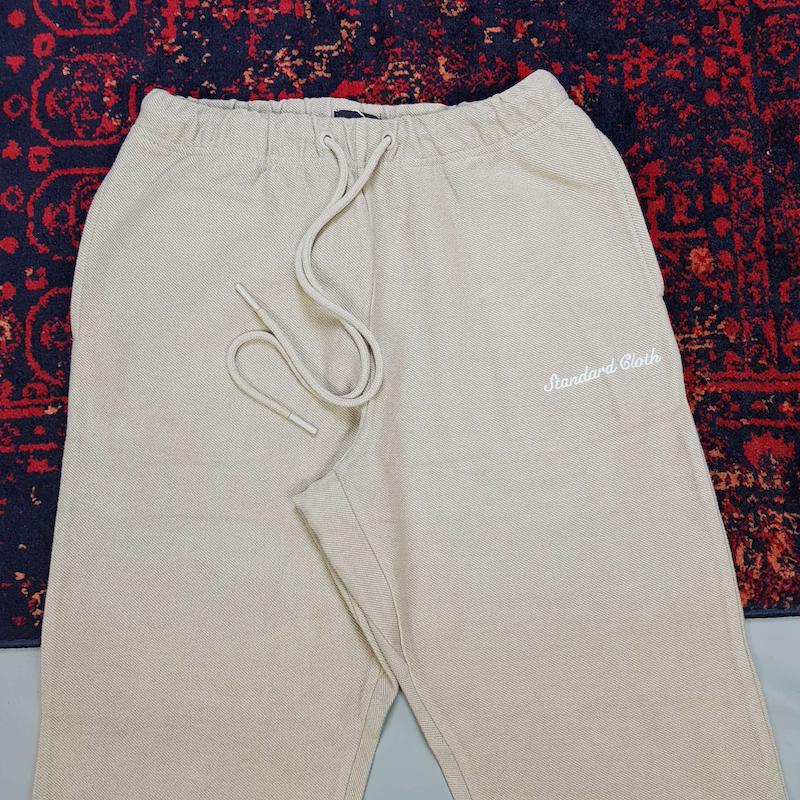  جاگر با پارچه‌ی دورس ۵ نخ کرمی از standard cloth کد ۲۴۵