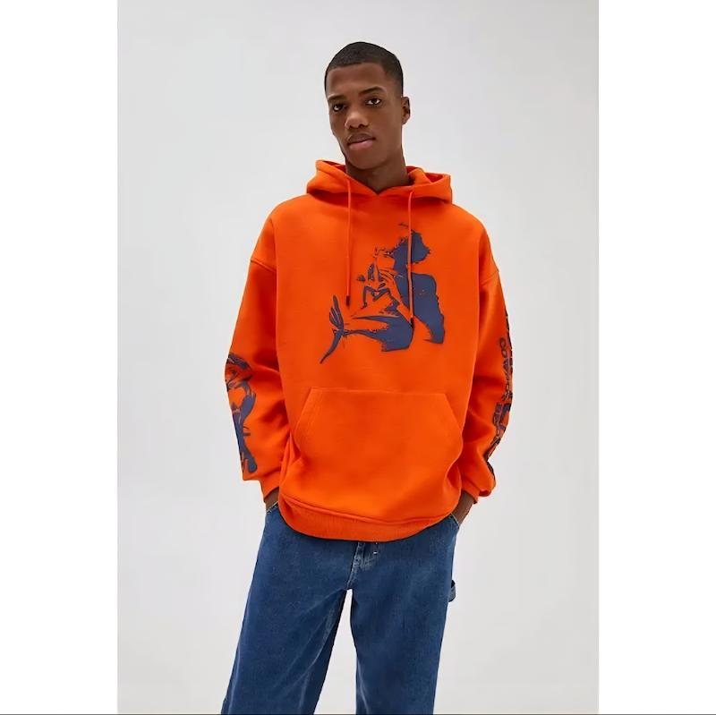 هودی انیمه، ضخیم و گرم بالا از pull & bear کد ۲۳۷