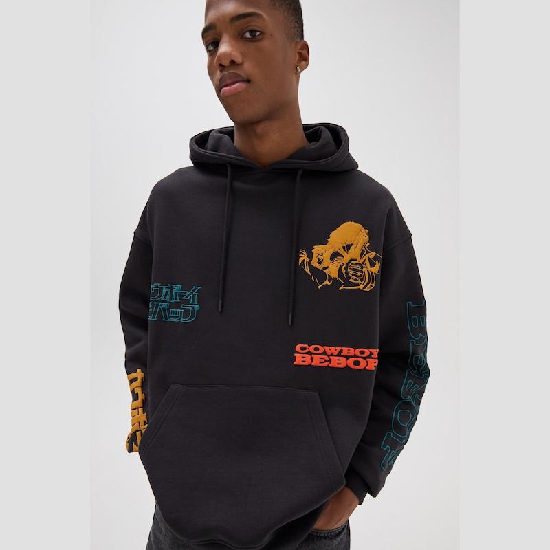  هودی انیمه، ضخیم و گرم بالا، چاپ درشت از pull & bear کد ۲۳۳