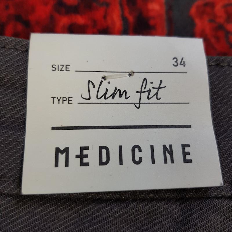 شلوار کتان مردانه اسلیم فیت از medicine کد ۳۱۰