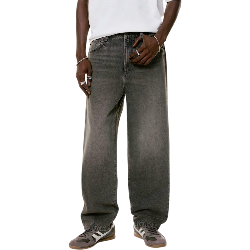 شلوار جین مردانه بگ استایل pull & bear کد ۳۲۸