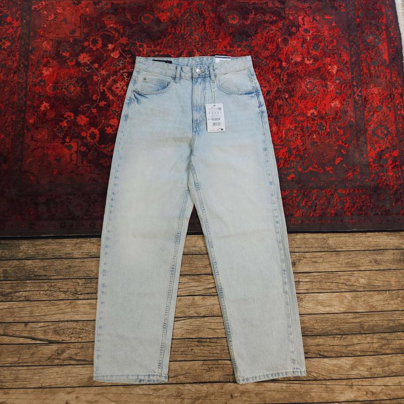 شلوار جین نیم بگ بدون جنسیت pull & bear کد ۳۷۷