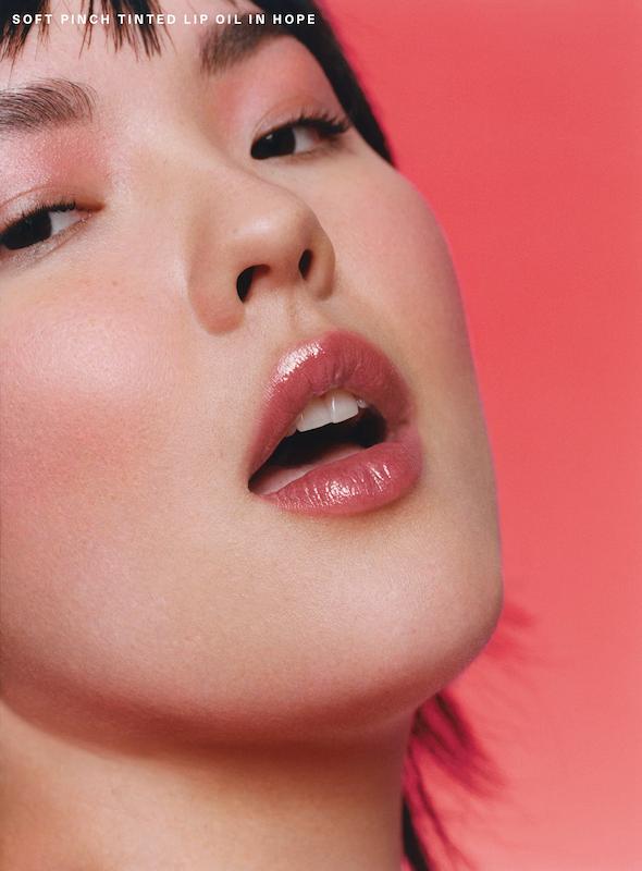 لیپ اویل رر بیوتی رنگ هوپ | Rare Beauty Soft Pinch Tinted Lip Oil – Hope