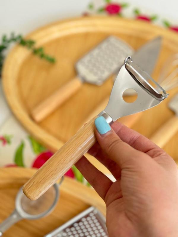 پوست کن دسته چوبی