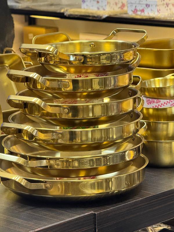 تابه گرددو دسته استیل طلایی 