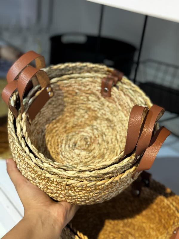 سبد حصیری گرددسته چرمی سه عددی