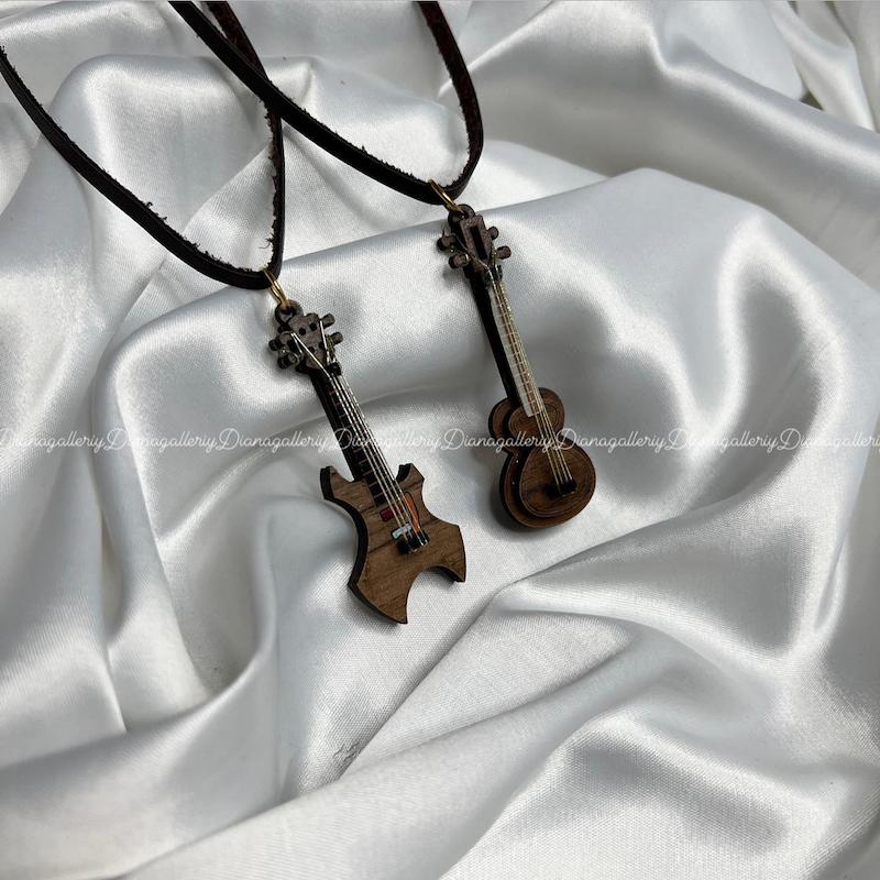 گردنبند گیتار چوبی 🎻