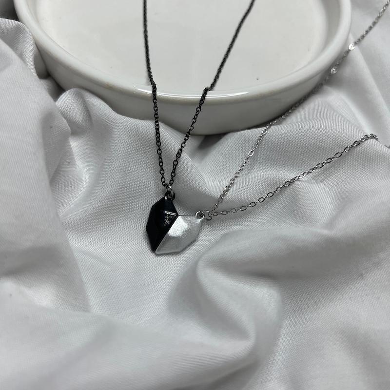 گردنبند قلب مگنتی🖤✨
