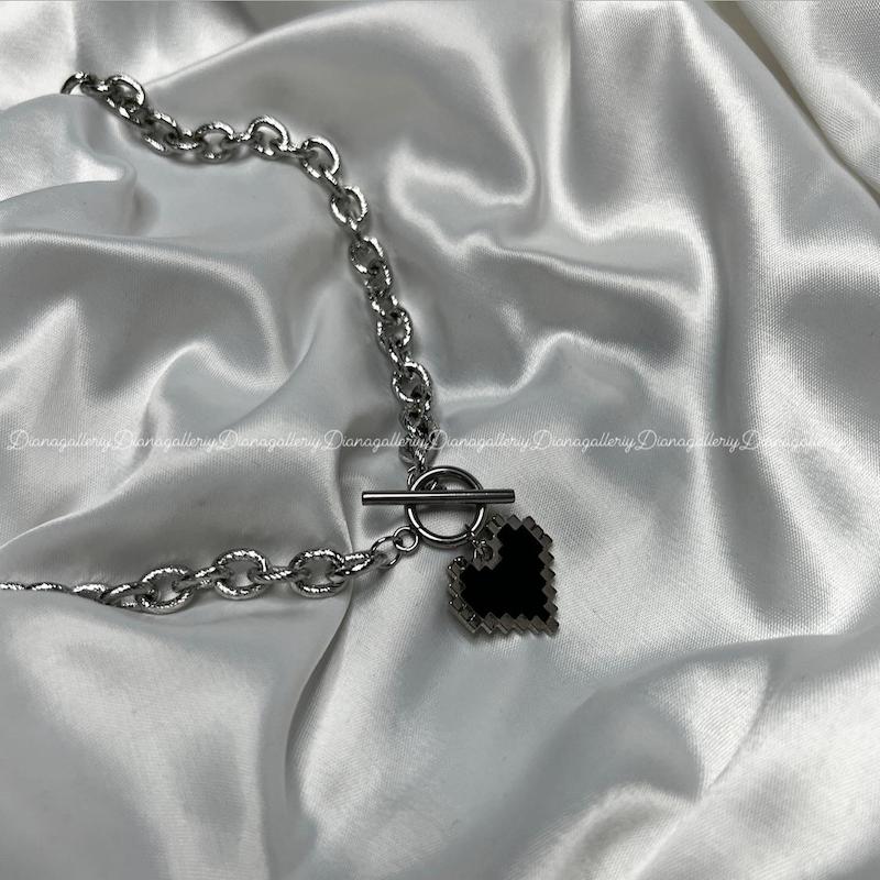 گردنبند قلب پیکسلی