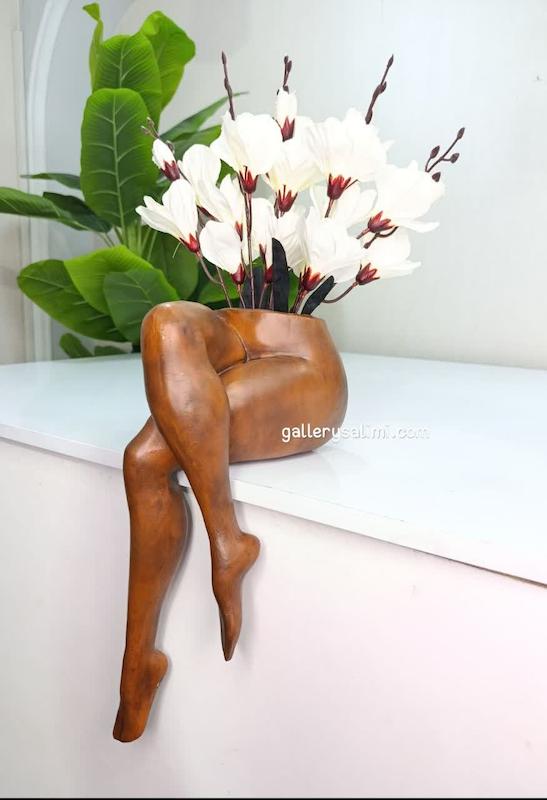 گلدان پا مدل آویز کد2