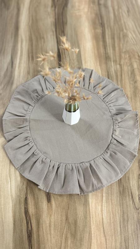 عسلی لاریسا