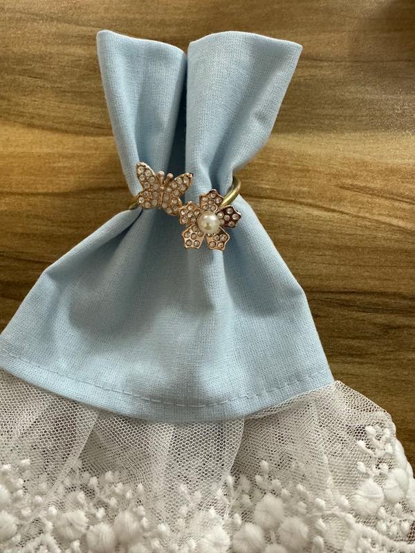 حلقه گل و پروانه