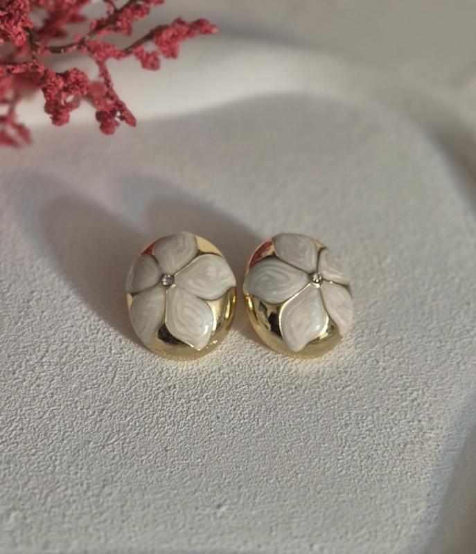 گوشواره مرواریدی مدل گل سفید