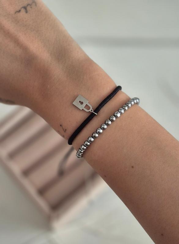 دستبند پکی دستباف مدل لوله ای آویز قفل دار