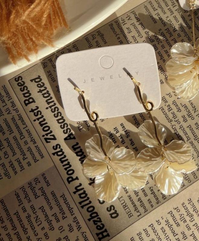 گوشواره مدل گل صدفی