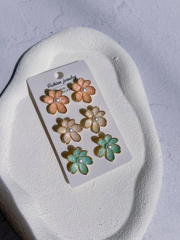 گوشواره میناکاری مدل گل دور طلایی