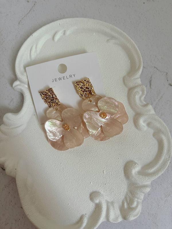 گوشواره مدل گل شاین دار