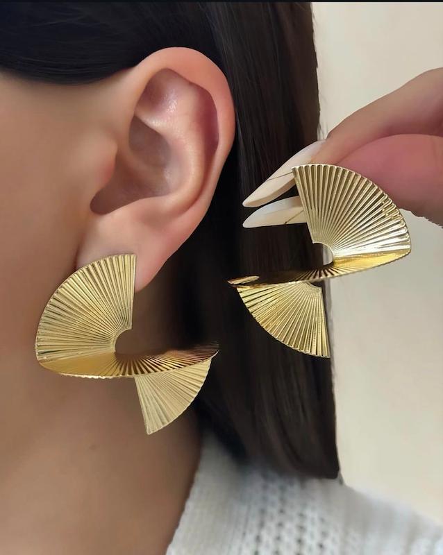 گوشواره مدل فنری