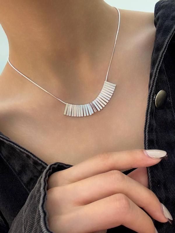 گردنبند مدل خطی