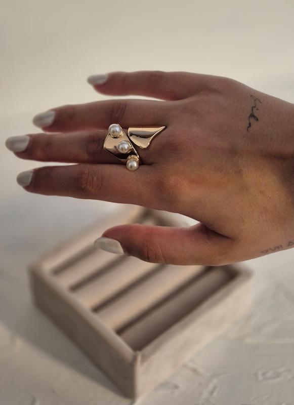 انگشتر مدل منحنی لوکس