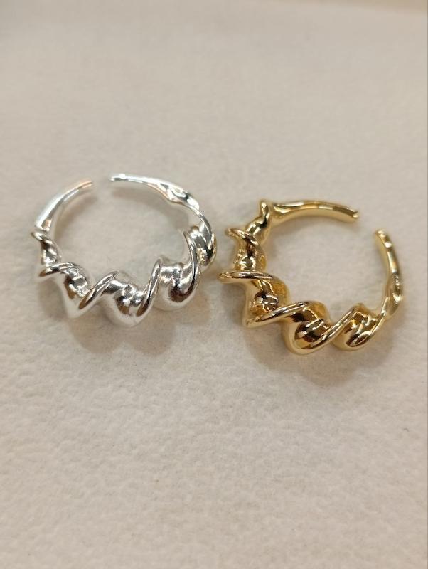 انگشتر مدل پیچی