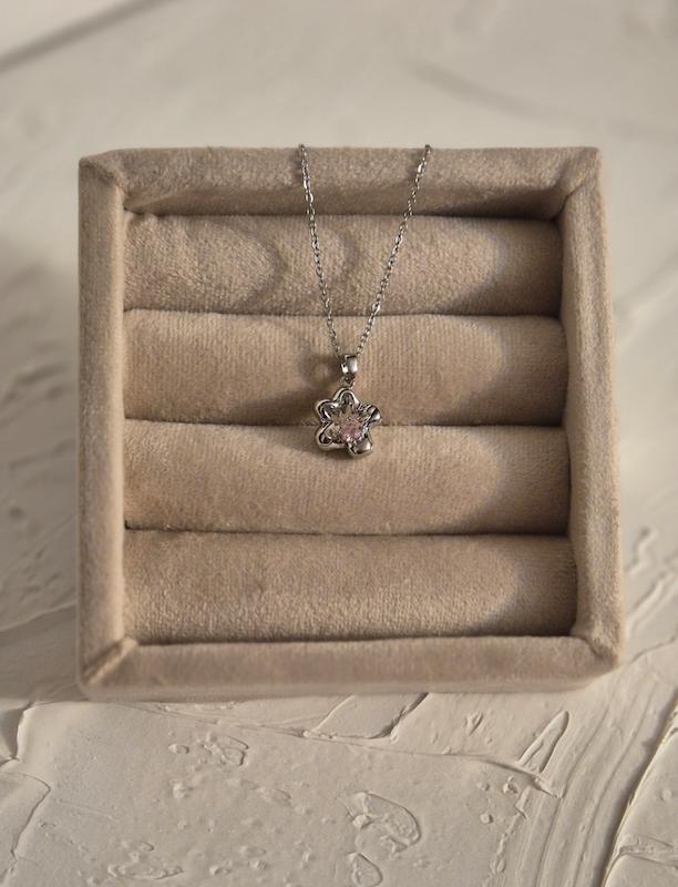 گردنبند مدل گل نامنظم