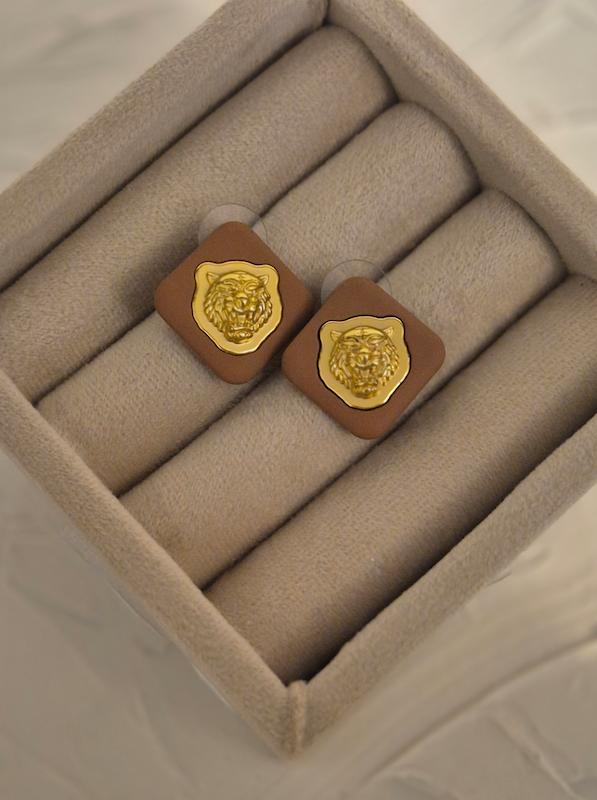 گوشواره مدل ورساچه