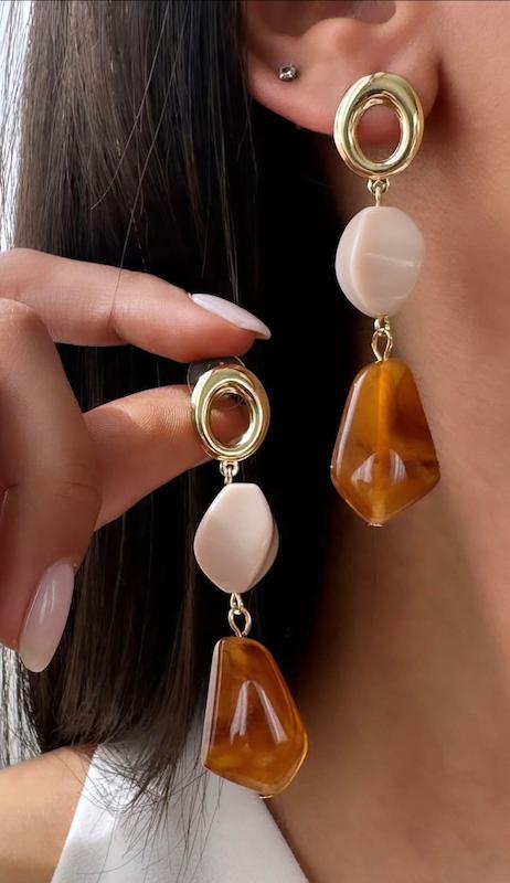 گوشواره رزین مدل قهوه ای