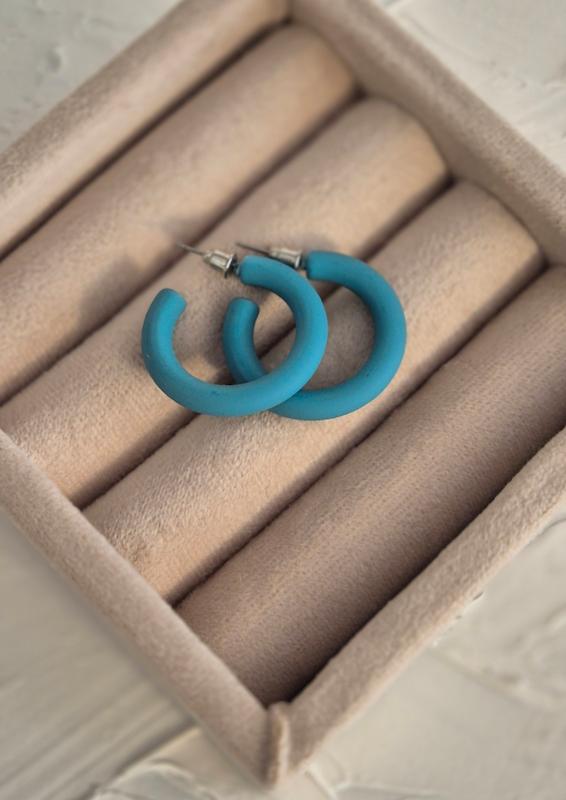 گوشواره پلیمری مدل نیم دایره سبز