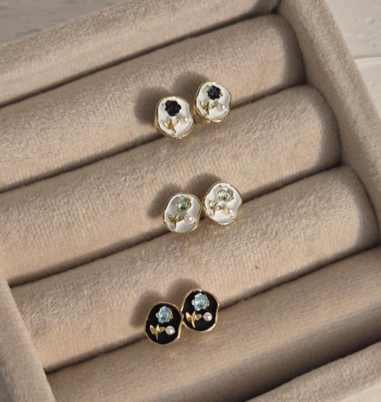 گوشواره میناکاری مدل گل ریز