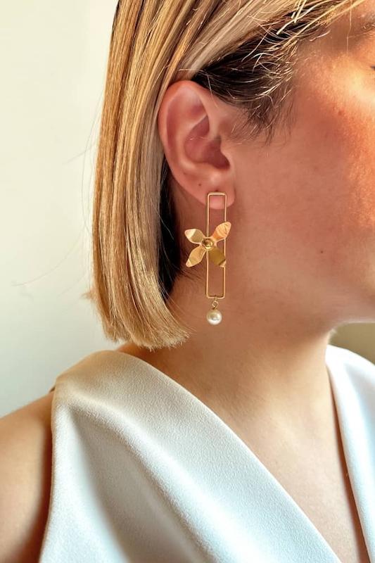 گوشواره مدل گل طلایی