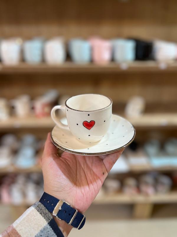 فنجان و نعلبکی قلبی