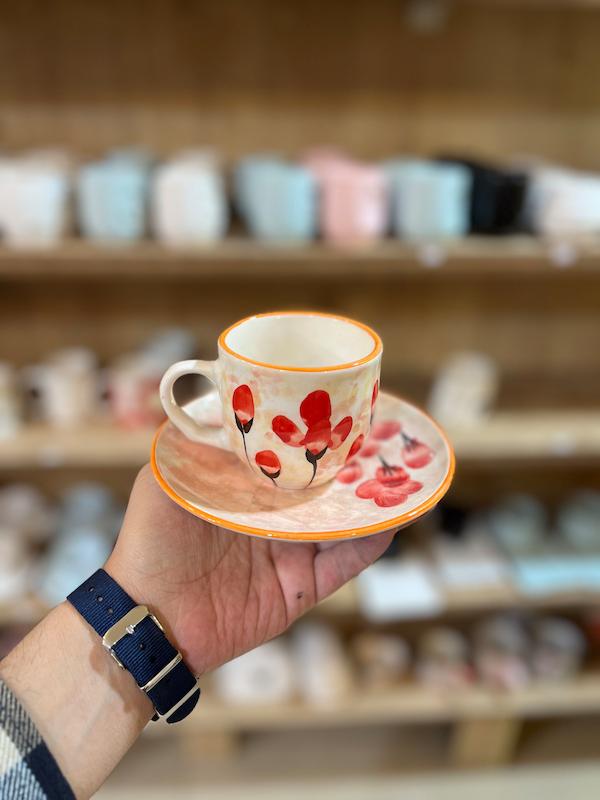 فنجان و نعلبکی لاله