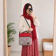 کیف دوشی زنانه پارچه‌ای طرح گلدار