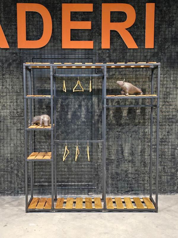 رگال بغل طبقه 4 ستون دو ردیفه