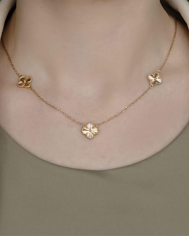 گردنبند سه‌گل ونکلیف 