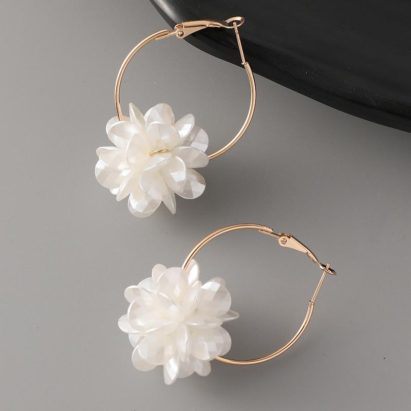 گوشواره حلقه گل صدفی