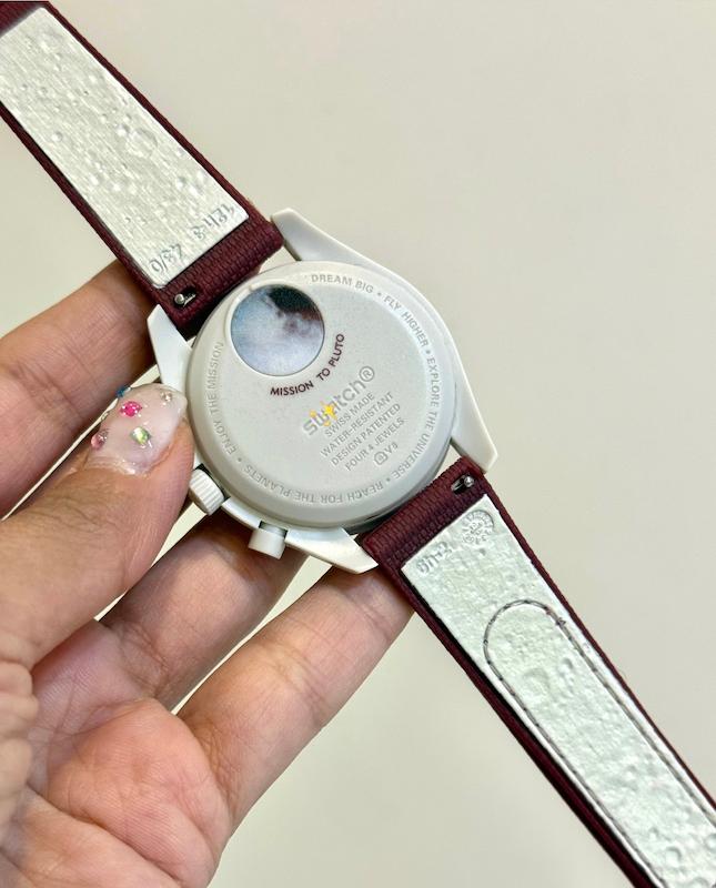 ساعت امگا سواچ چری بند رابر رزین  Omega Swatch to