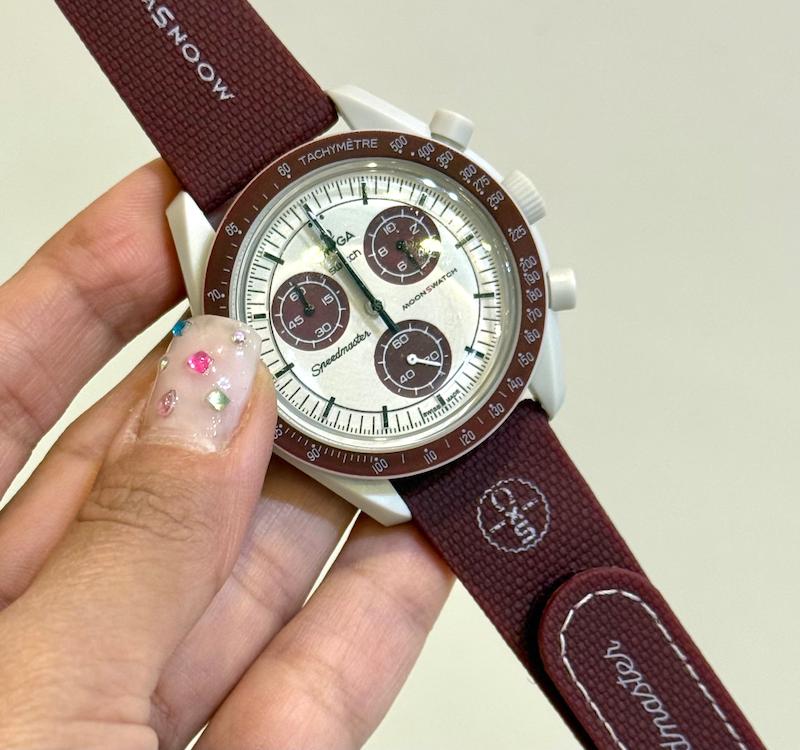 ساعت امگا سواچ چری بند رابر رزین  Omega Swatch to